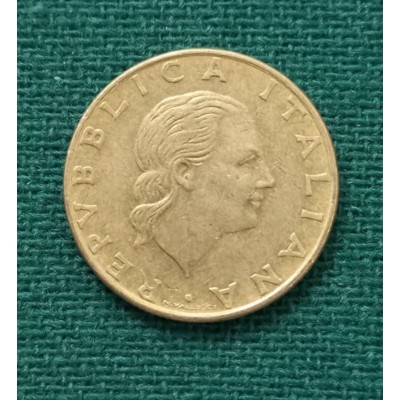 200 лир 1977 год. Италия