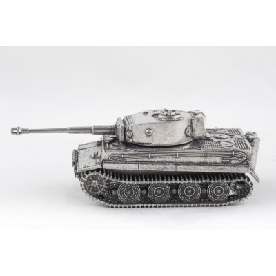 Модель танка Tiger I, с подставкой