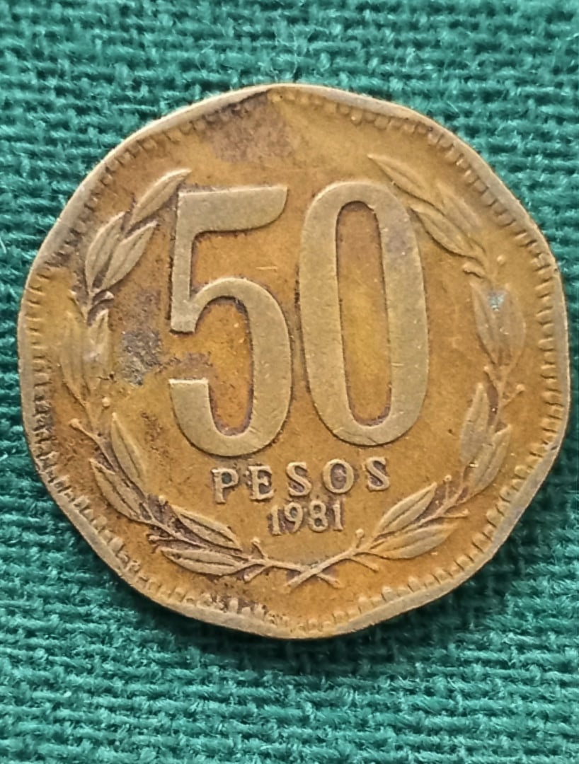 50 песо в рублях. Песо монета. 50 Песо. Чилийский песо. 50 Песо фото.